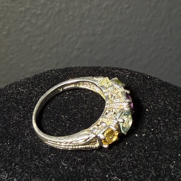 Elegant Multi-Stone Silver Ring Size 7 - Picture 5 of 7